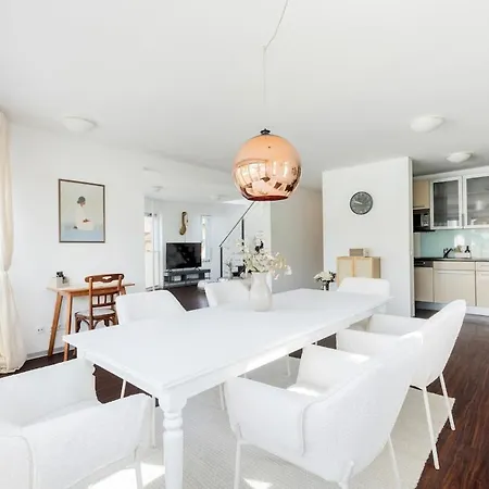 Helles Penthouse Mit Dachterrasse&bergblick