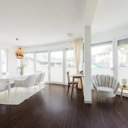 Helles Penthouse Mit Dachterrasse&bergblick Apartment *