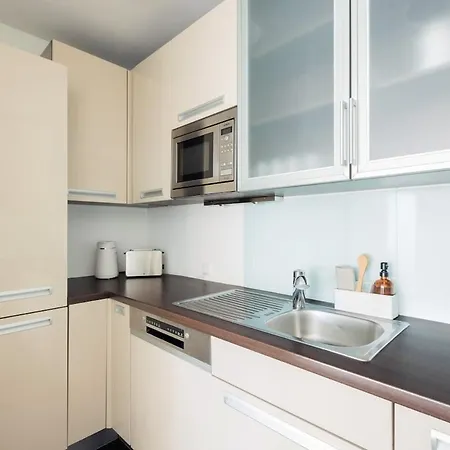 Helles Penthouse Mit Dachterrasse&bergblick Apartment